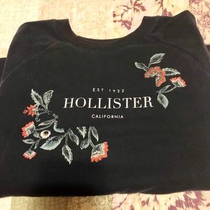 Hollister navy blue sweatshirt